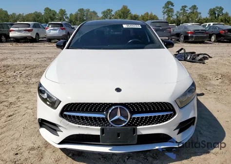 2022 Mercedes-Benz A 220 z USA, uszkodzony, nr VIN W1K3G4EB5NJ357384